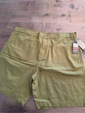 Eddie Bauer Olive Green Flat-Front Men's Shorts